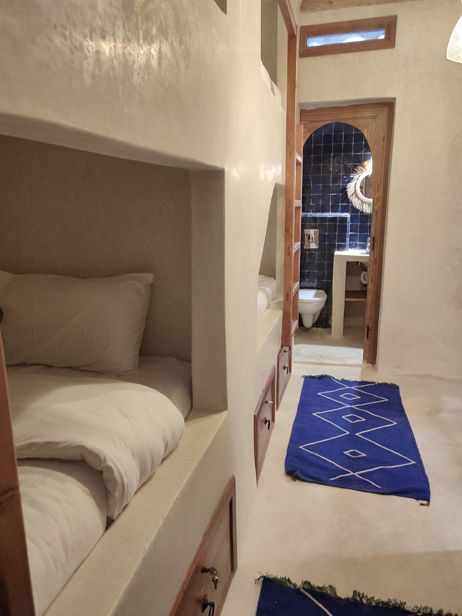 Private Room In Apartment Tov 타가주트 외부 사진
