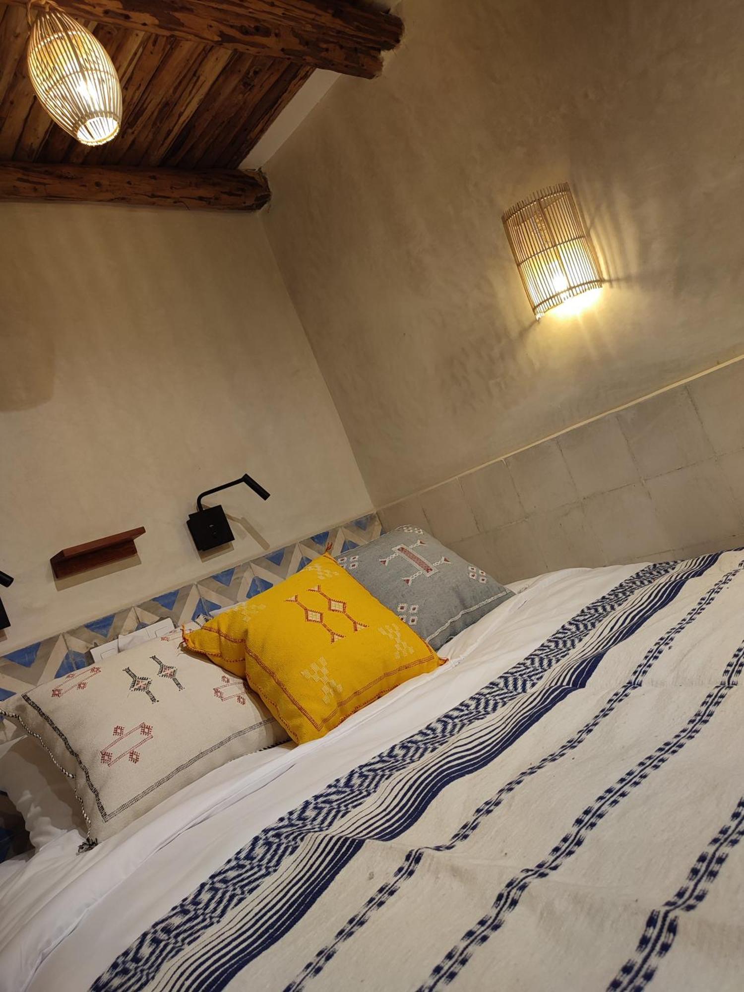 Private Room In Apartment Tov 타가주트 외부 사진