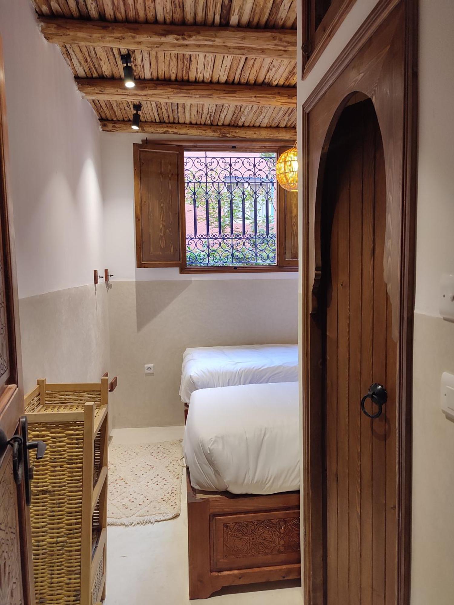 Private Room In Apartment Tov 타가주트 외부 사진