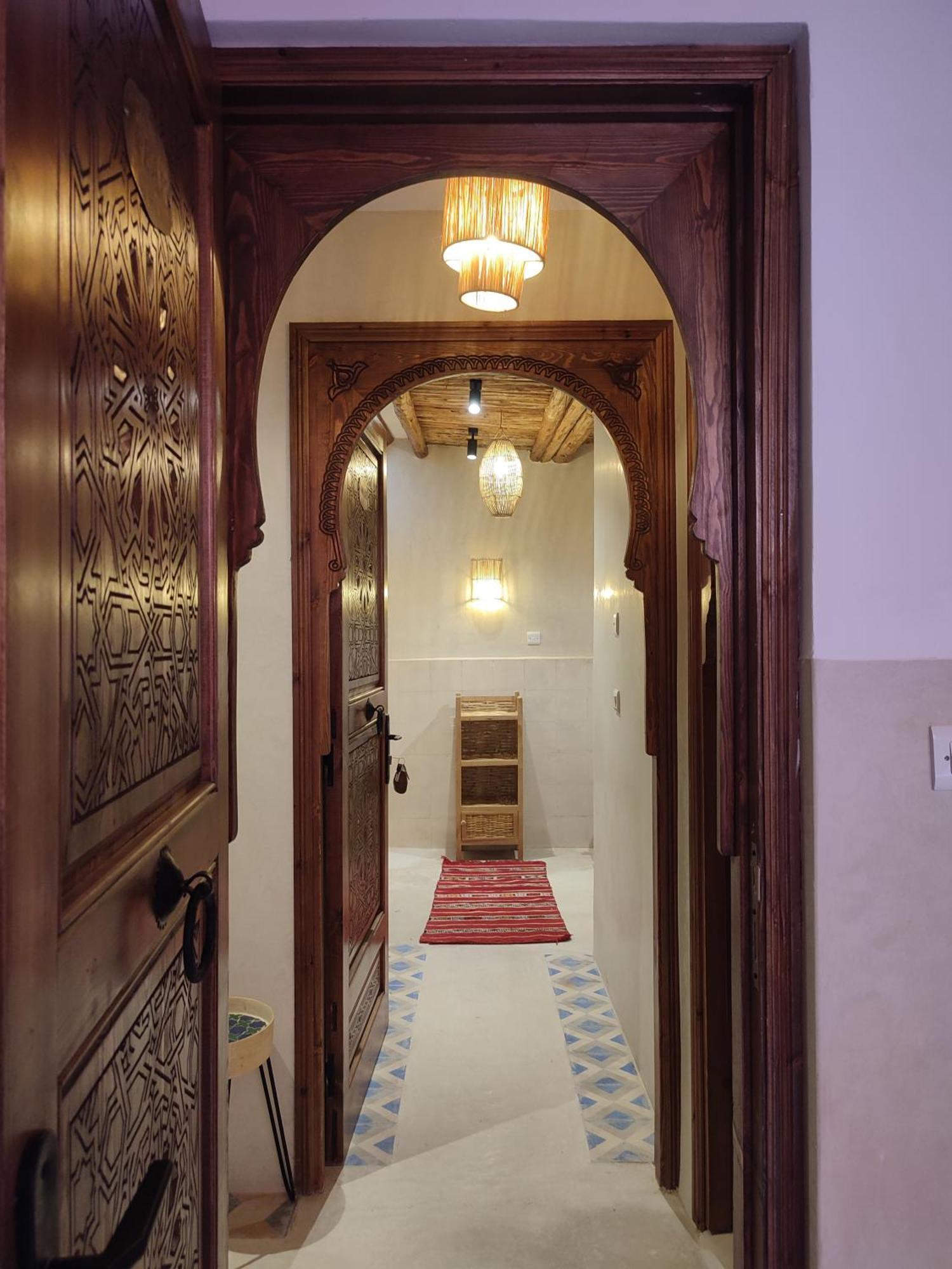 Private Room In Apartment Tov 타가주트 외부 사진