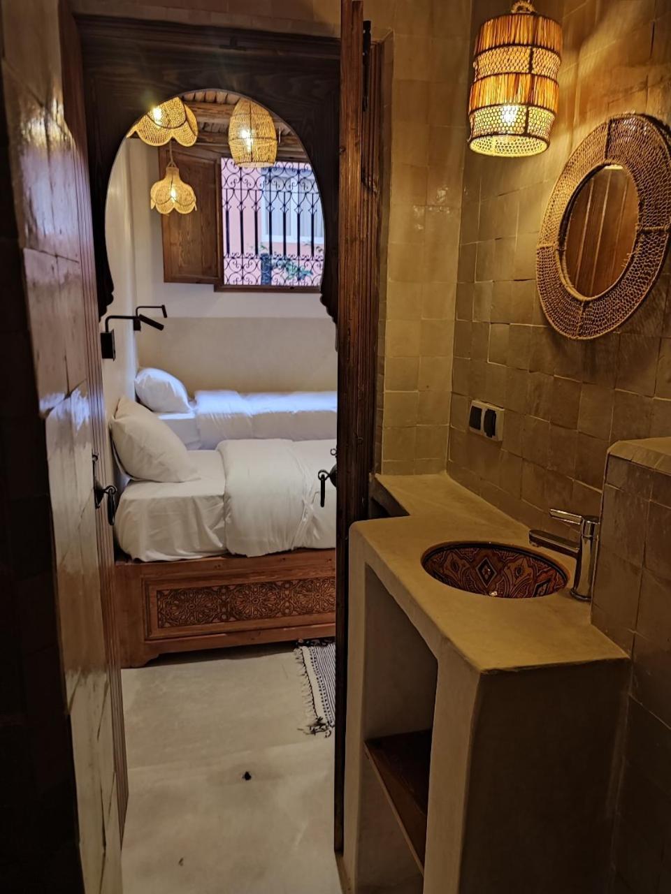 Private Room In Apartment Tov 타가주트 외부 사진